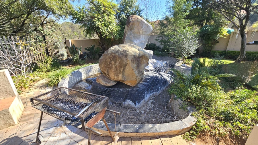 5 Bedroom Property for Sale in Birdwood Estate North West